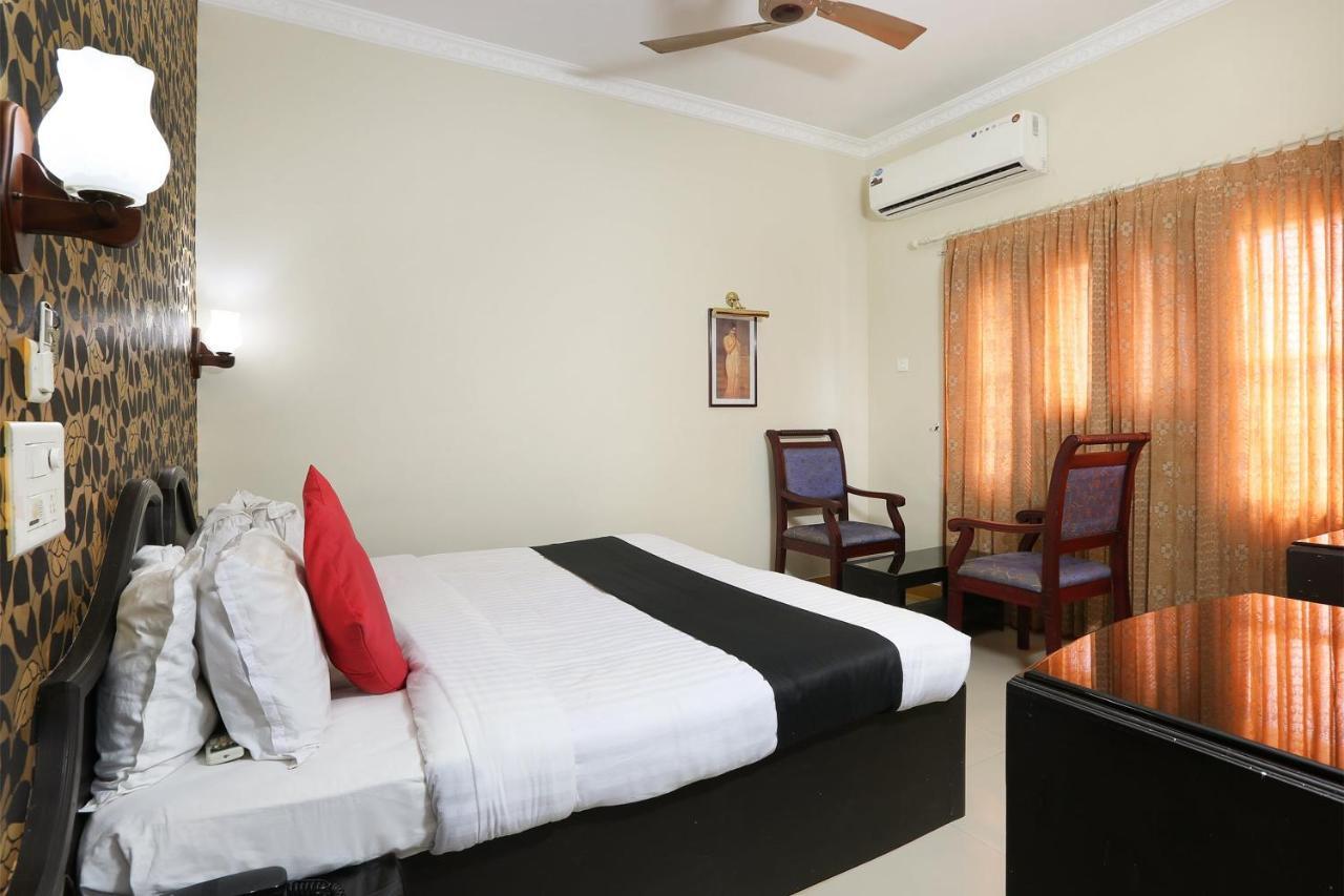 Hotel Capital O 46475 Gd International Redfort Nilambūr Exterior foto